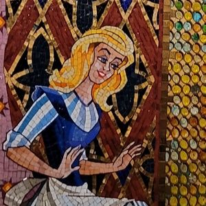 Meet your Posher, Holly